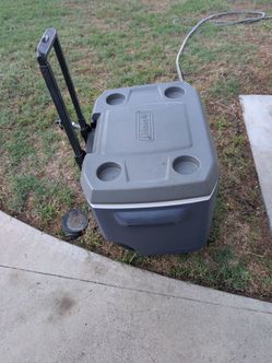 Ice cooler igloo.