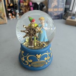 Disney Paris DisneyParks Exclusive Peter Pan Snow Globe 2005