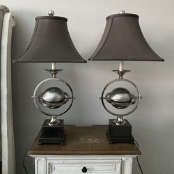 The uttermost Orb LAMP -set Of 2-EXCELLENT CONDITION