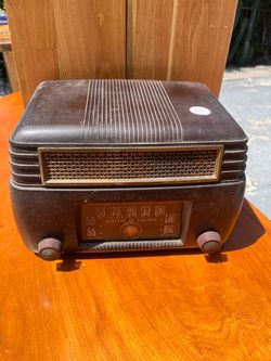 Vintage General Electric Tube Radio