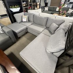 Cute Sofa Chaise + Ottoman 🩶