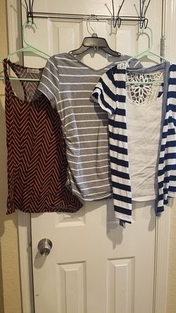 Maternity shirts size M