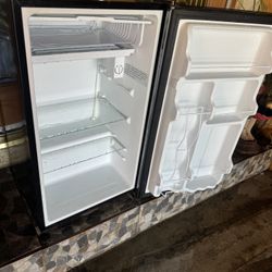 Mini fridge