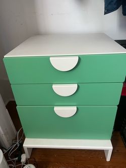 Three drawer dresser