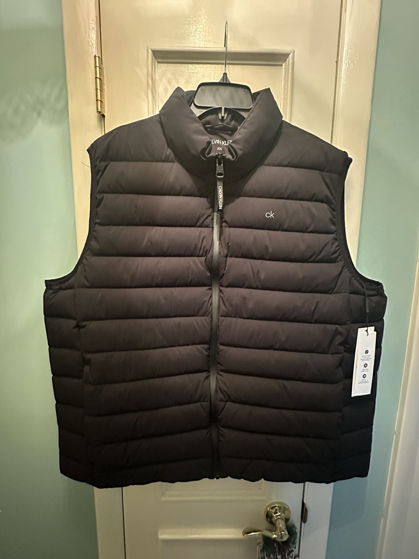 Calvin Klein - XXL Men’s Warm Winter Vest.
