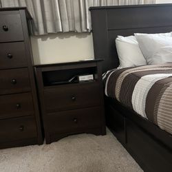King Size Bedroom Set With Dresser And Side Tables