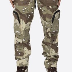 DAVE EAST CARGOS (2X/38)