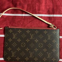 Louis Vuitton NEVERFULL Pouch for Sale in Tempe, AZ - OfferUp