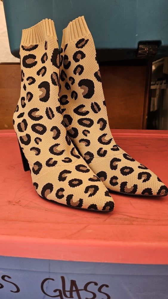 8.5 Ankle Boots CHINESE LAUNDRY