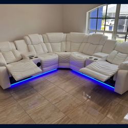 Recliner Sofa // Sofá Reclinable