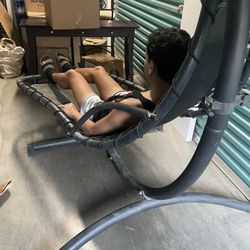 Hanging Curved chaise 