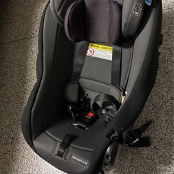 Car Seat - Graco Contender Slim (LIKE NEW)