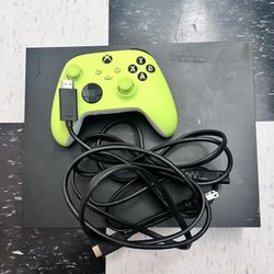 Xbox One X & Controller 