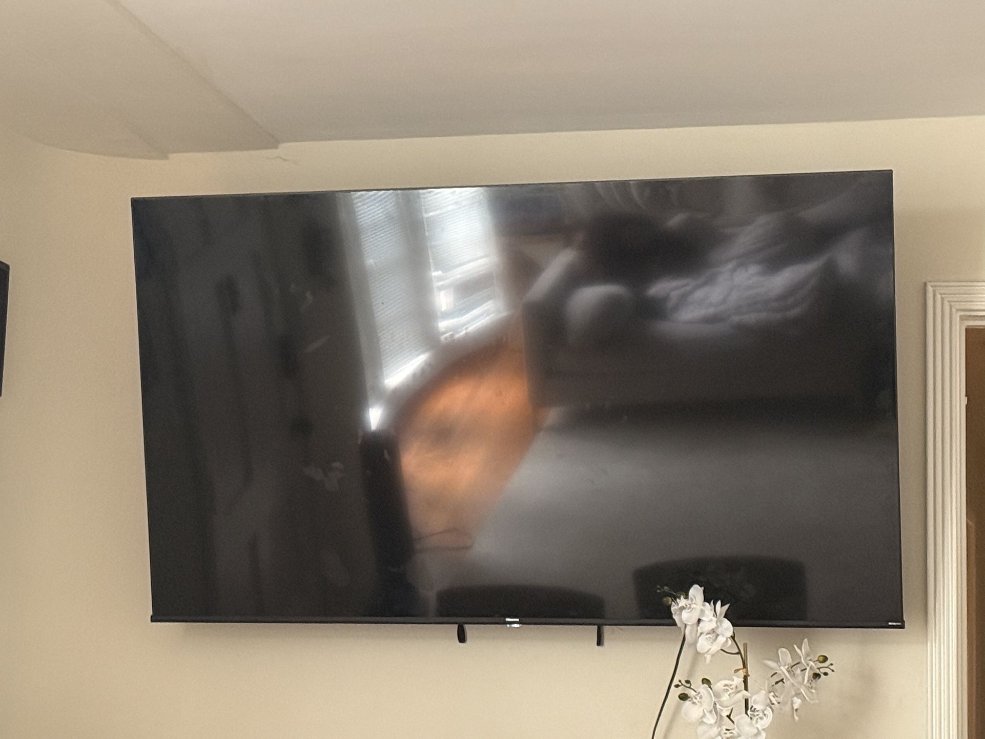 Moving sale, Sofa, Beds, Tv, Table And More! Great Condition !!
