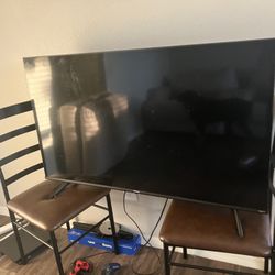 48’ Roku Tv With Mount 