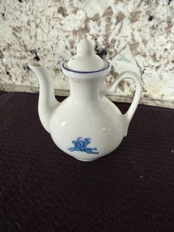 Adorable Miniature Tea Pot/Creamer