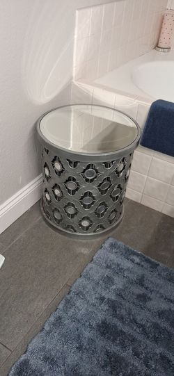 Round Metal Side Table with Glass Top 16x18