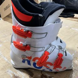Youth size 25.5 Rossignol Ski boots