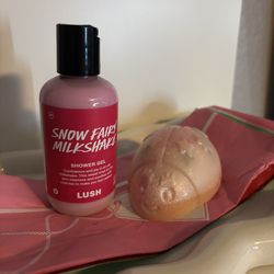 Lush Pink Snow Fairy Scrubee + Shower Gel ♡