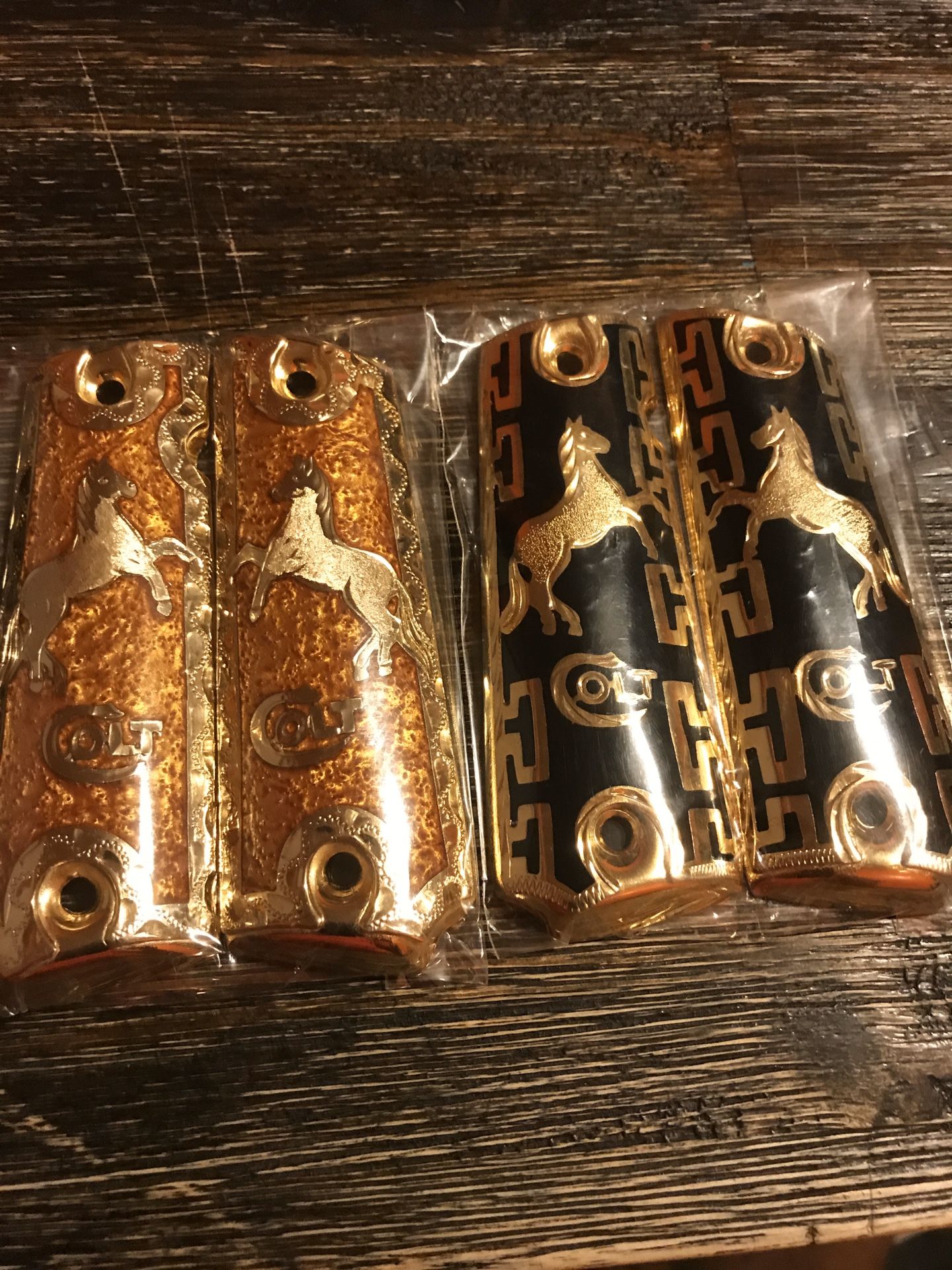 Cachas chapa de oro para 1911