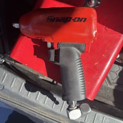 Snap On 3/8 Impact Gun