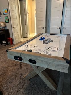 Digital air hockey table
