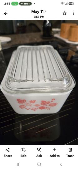 1950s Pyrex pink gooseberry oven/refrigerator dish with lid