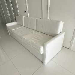 White Leather Sofá