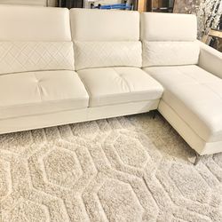 Like New Sofia Vergara Leather Sectional Couch 