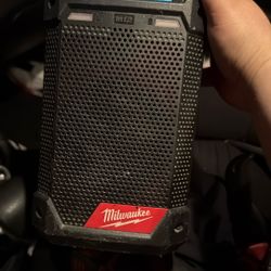Milwaukee Bluetooth Speaker M12 With Battery