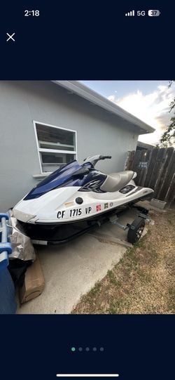 2011 Yamaha Waverunner 3 Seater Jetski