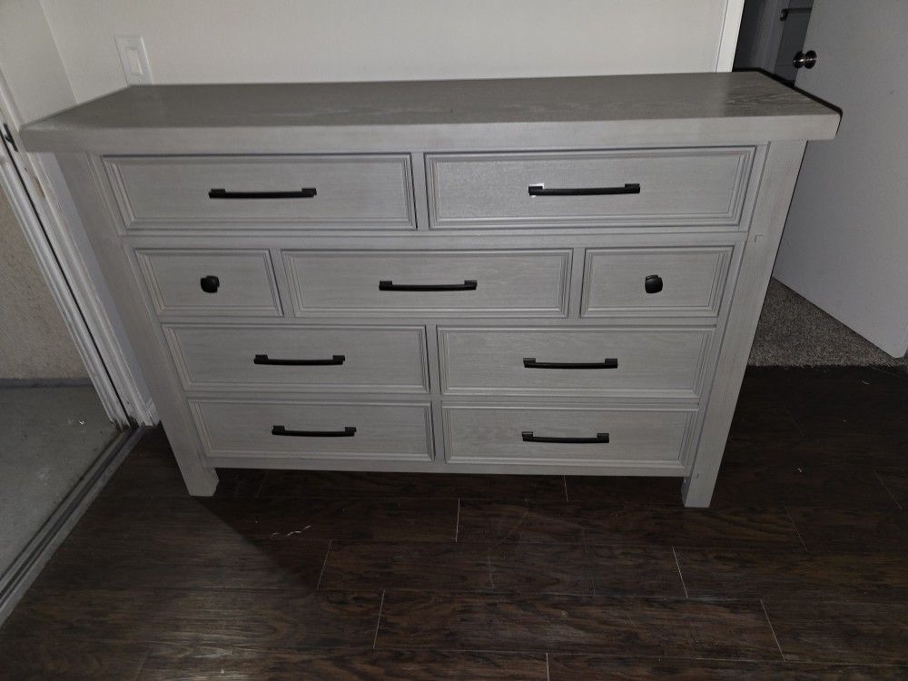4 Dressers Real Wood Dining Room Table, Tv Stand Need To Sell Asap