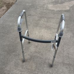 Drive Deluxe Dual Release Folding Walker