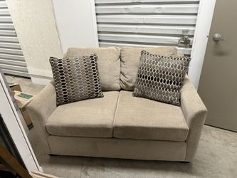 LIVING SPACES LOVE SEAT