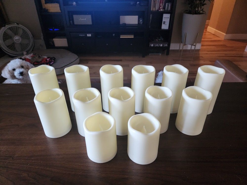 Set Of Flameless Candles W/remote