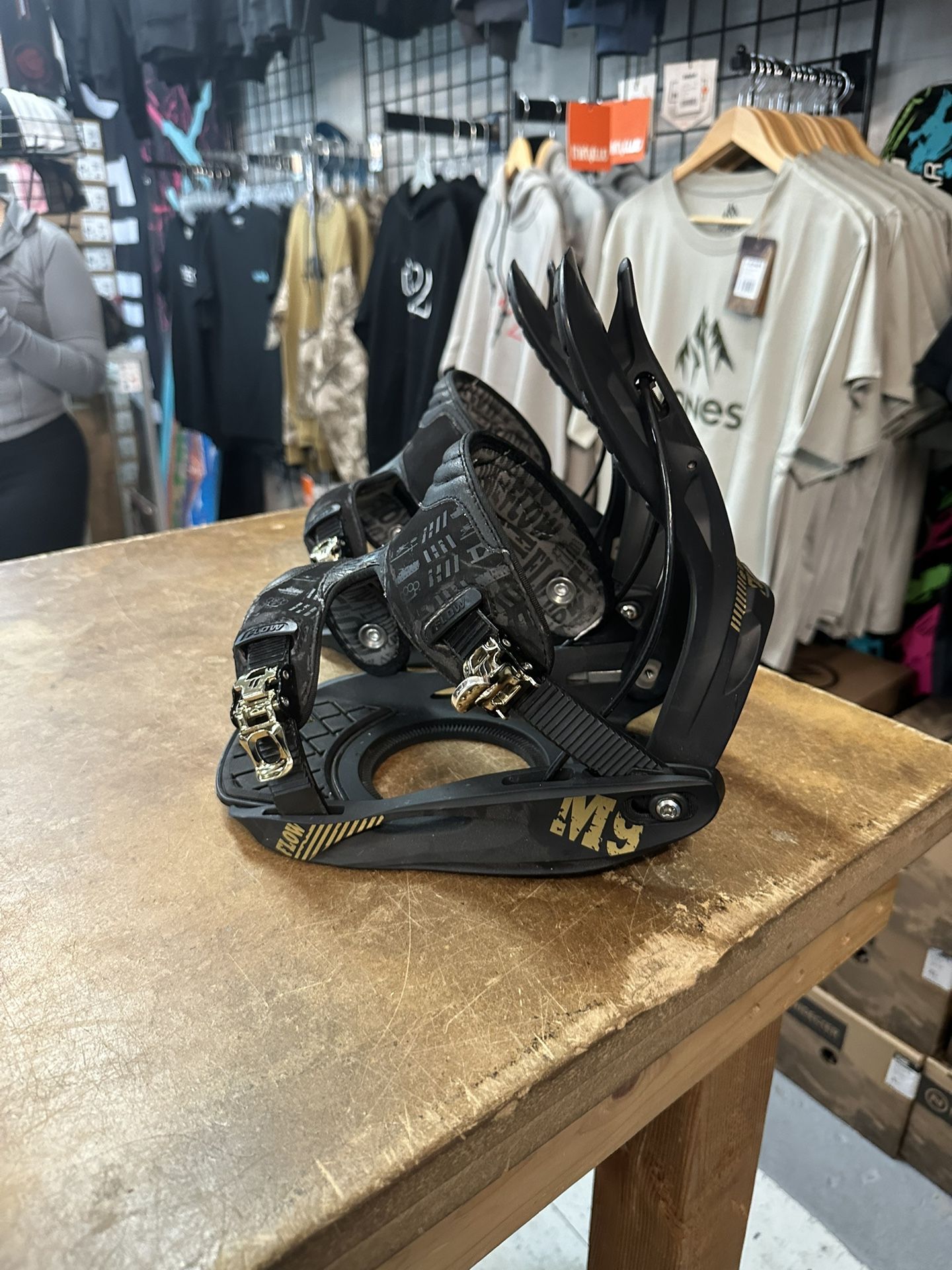 Flow rear entry Step In Large Extra Large Snowboard, Bindings Certified With Warranty Located At Sin City Snowboards