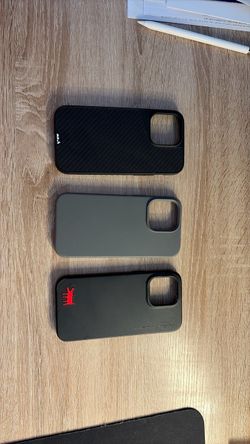Used iPhone 14 pro max cases (Mous, Rhinoshield, Otofly)