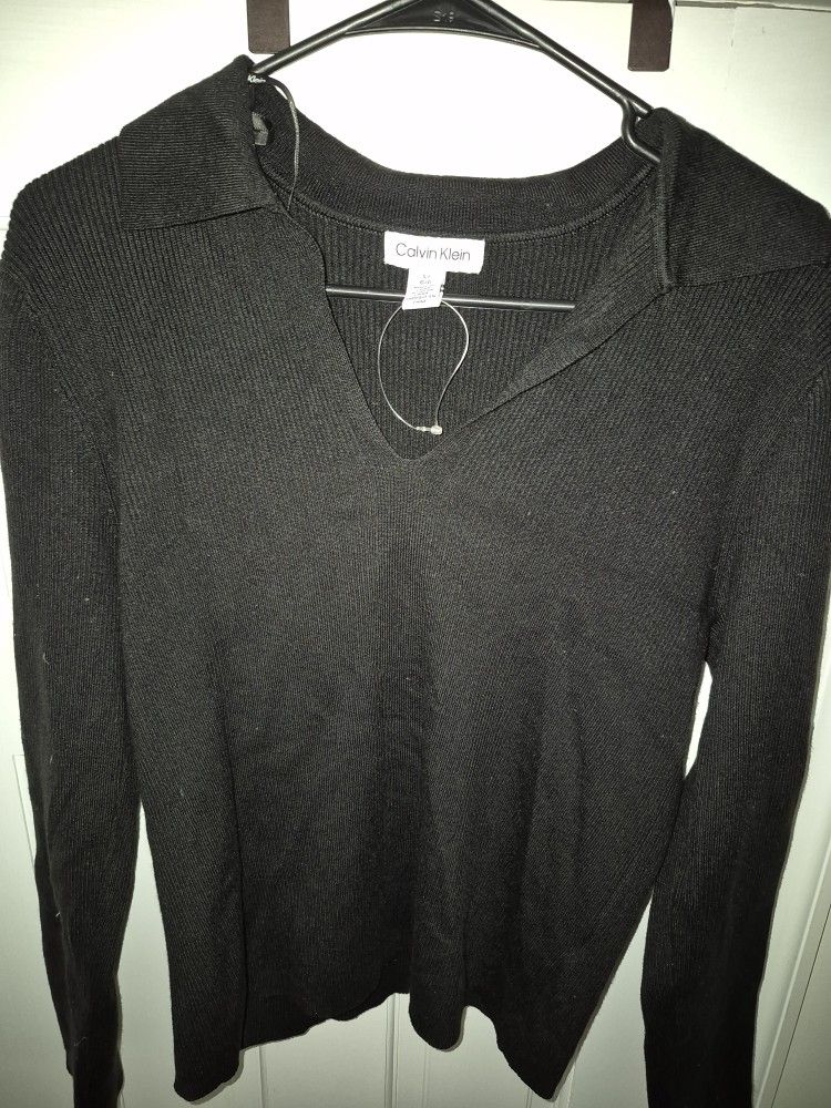 Calvin Klein L petite Black Vneck Collar Sweater Top