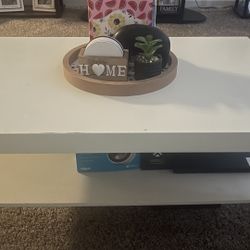 White Coffee Table Minimal Wear