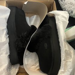 UGG slippers 
