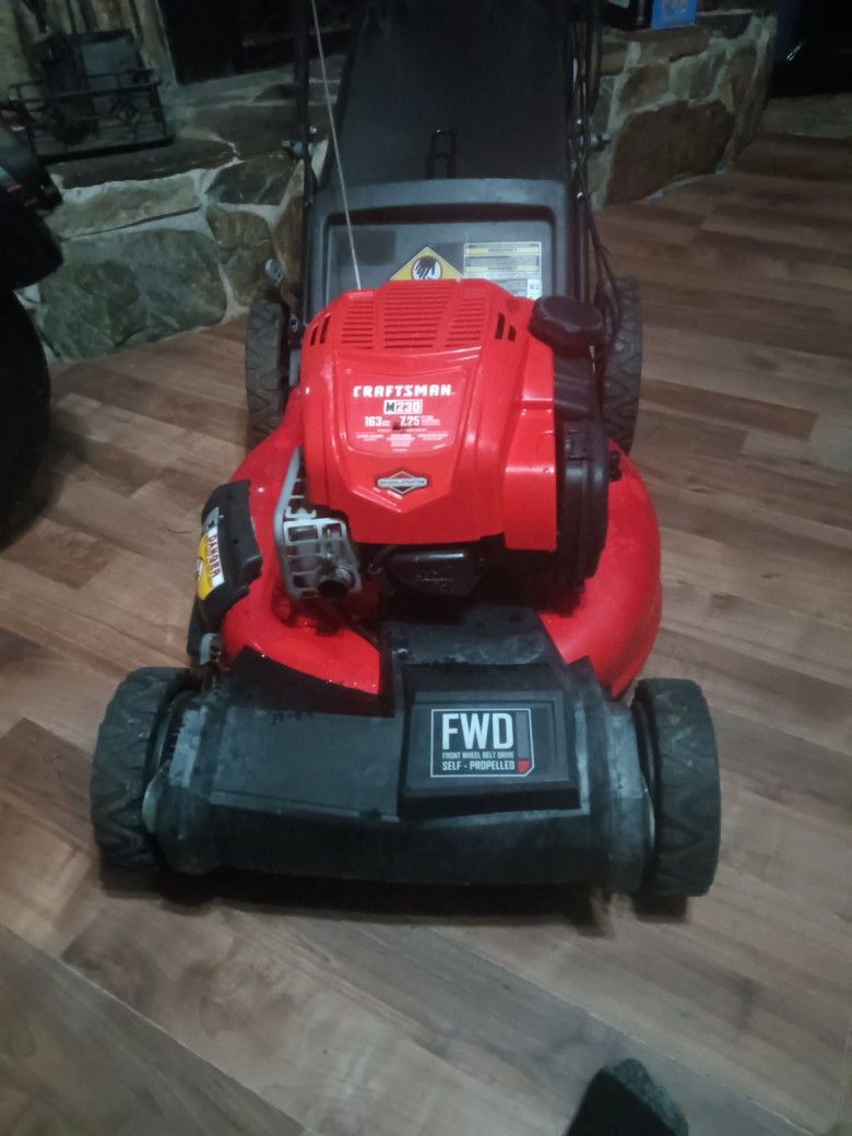 Craftsman M230 22" 7.25 H/P High Wheel Self Propelled Mower With Bagger ( Like New)