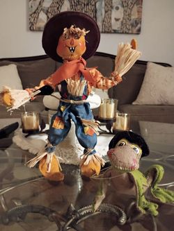 AnnaLee Scarecrow and Frog Halloween Collectibles