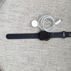 Apple Watch SE 2nd gen 44mm (Charger Included)