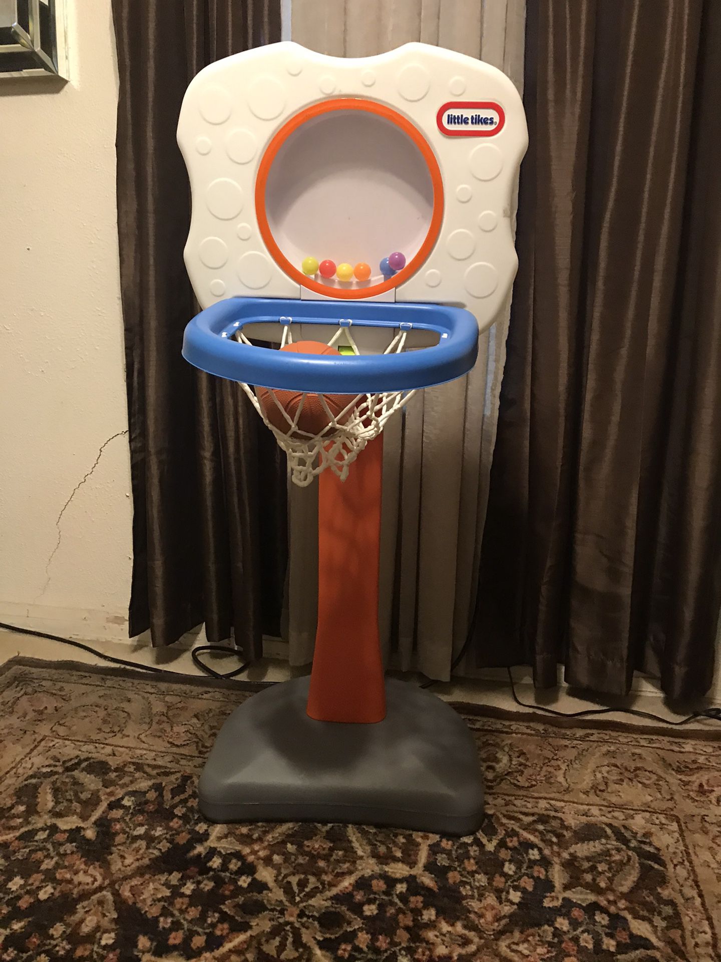 little Tikes - EasyStore basketball game, kids 1 to 3 years has sound