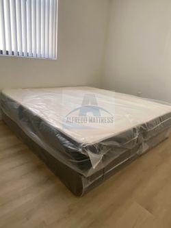 King mattress regular and box spring set (2pc - brand new)