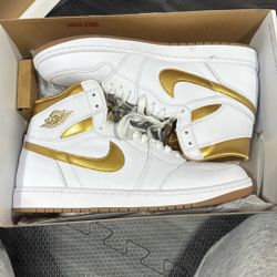 WMNS Air Jordan 1 Retro High Size 13.5