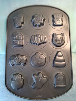 Wilton 12 Cavity Halloween Cookie Pan