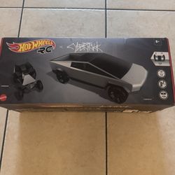 Hot Wheels RC x Tesla Cybertruck (by Mattel) 