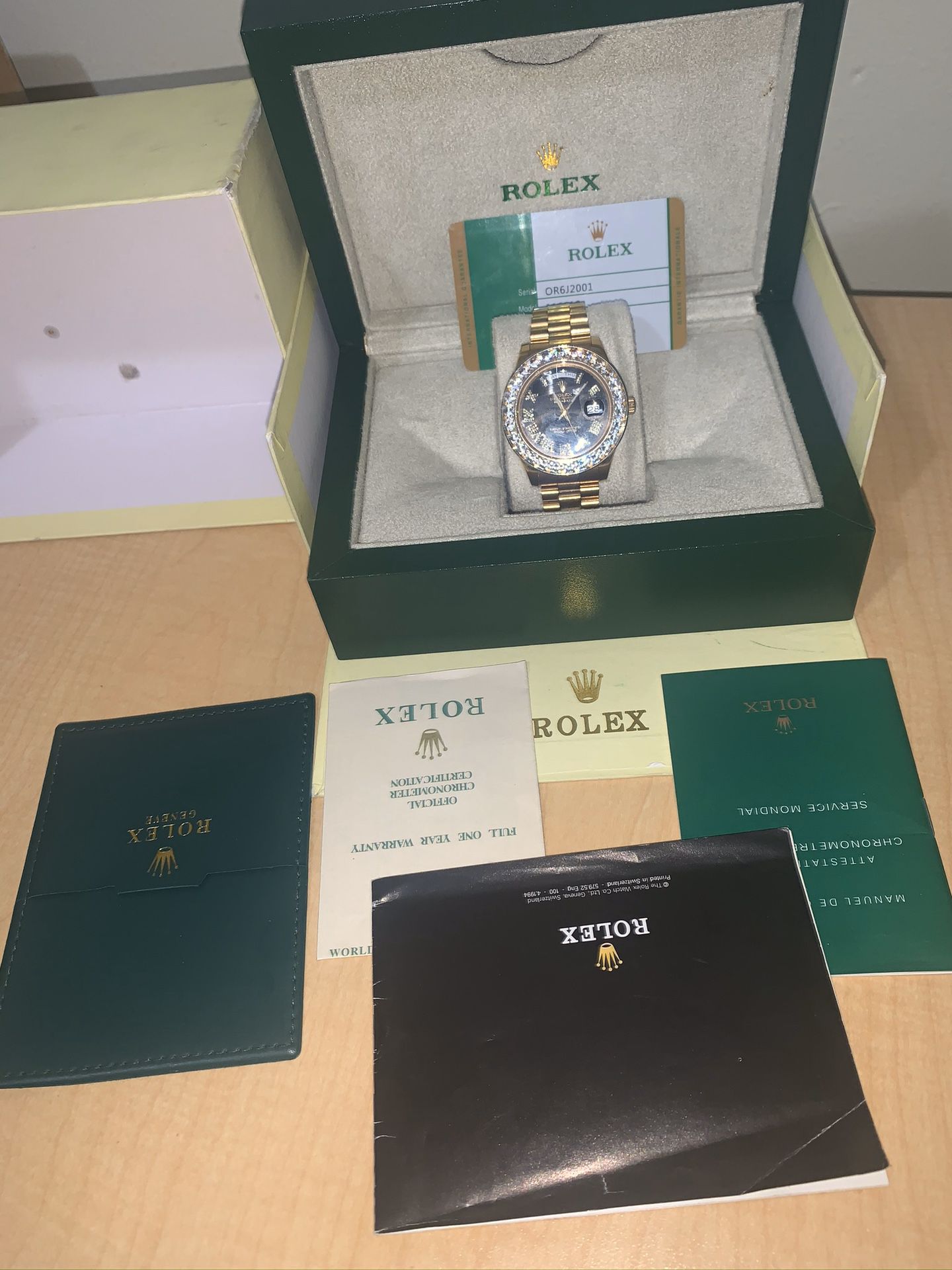 Rolex watch clean (shining)