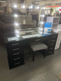 Very Nice Vanities <> in Stock <> Disponibles